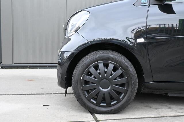 Smart FORTWO EQ Essential 18 kWh | STOELVERWARMING | CLIMATE CONTROL | ALL-SEASONBANDEN