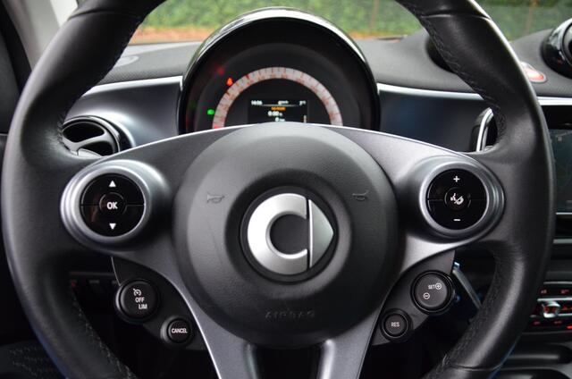Smart FORTWO 1.0 Passion BRABUS Navi/Ecc/BRABUS Sportpakket/Apple Carplay/Android Auto/Cruise control
