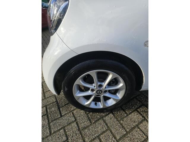 Smart FORTWO electric drive pure 18 kWh carplay en Android auto