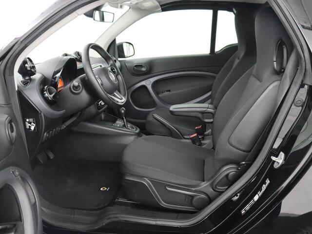 Smart FORTWO EQ Comfort 18 kWh | SOH 92,2% | Carplay | Cruise control | Climate control | Elektrisch vouwdak | Parkeerhulp | Bluetooth | Cabriolet