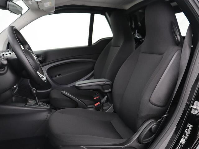 Smart FORTWO EQ Comfort 18 kWh | SOH 92,2% | Carplay | Cruise control | Climate control | Elektrisch vouwdak | Parkeerhulp | Bluetooth | Cabriolet