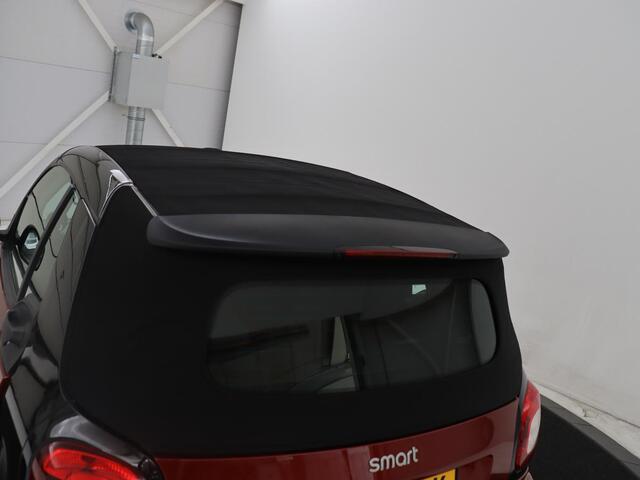 Smart FORTWO EQ Comfort 18 kWh | SOH 92,2% | Carplay | Cruise control | Climate control | Elektrisch vouwdak | Parkeerhulp | Bluetooth | Cabriolet