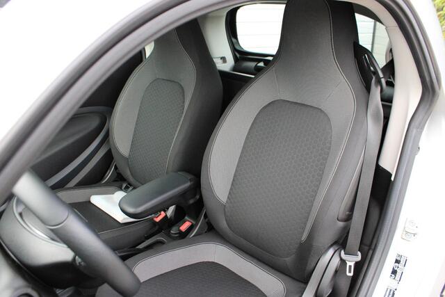 Smart FORTWO EQ BRABUS Mattrunner Brabus Mattrunner | Camera | Stoelverwarming | DAB | LED | Verwarmd Stuur