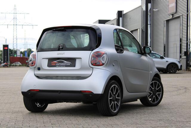 Smart FORTWO EQ BRABUS Mattrunner Brabus Mattrunner | Camera | Stoelverwarming | DAB | LED | Verwarmd Stuur