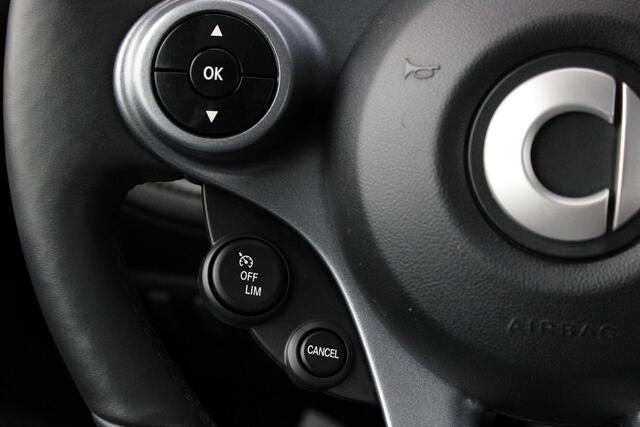 Smart FORTWO EQ BRABUS Mattrunner Brabus Mattrunner | Camera | Stoelverwarming | DAB | LED | Verwarmd Stuur