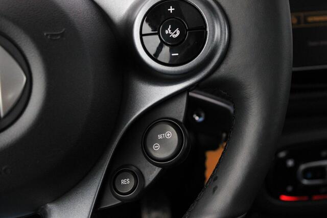 Smart FORTWO EQ BRABUS Mattrunner Brabus Mattrunner | Camera | Stoelverwarming | DAB | LED | Verwarmd Stuur