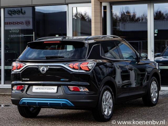 Ssangyong KORANDO Titanium / Leer / LED / Navi / 1500Kg trekgew