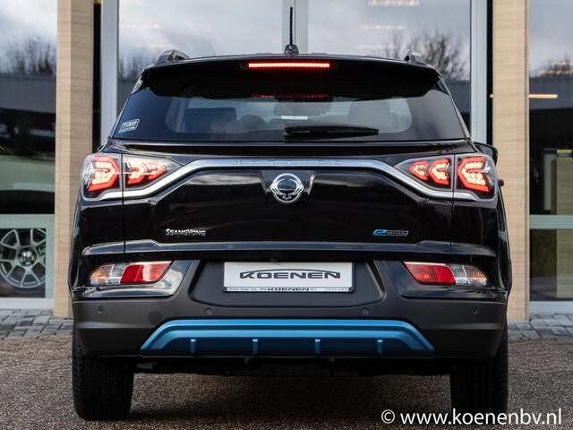 Ssangyong KORANDO Titanium / Leer / LED / Navi / 1500Kg trekgew