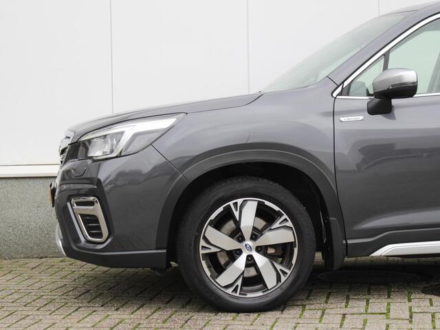 Subaru FORESTER 2.0i e-BOXER First Edition | Navi | Adap. Cruise | Leder | Schuifdak