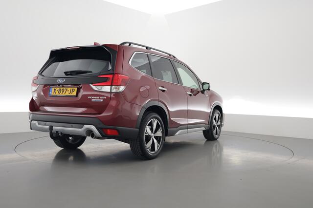 Subaru FORESTER 2.0i e-BOXER First Edition | Schuifdak | Camera | Afn. Trekhaak | Adapt. Cruise | Stoel- Stuurverw. | Navi