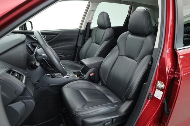 Subaru FORESTER 2.0i e-BOXER First Edition | Schuifdak | Camera | Afn. Trekhaak | Adapt. Cruise | Stoel- Stuurverw. | Navi