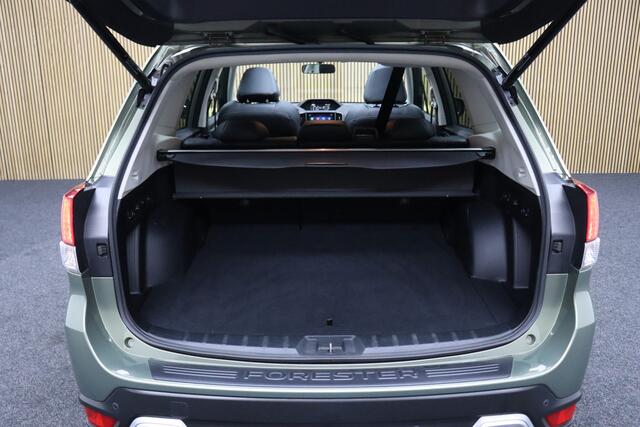 Subaru FORESTER 2.0i e-BOXER First Edition | Adaptive-cruise | Panoramadak | Apple Carplay & Android Auto | Trekhaak | Leder | Camera | Navigatie | Elek. Achterklep