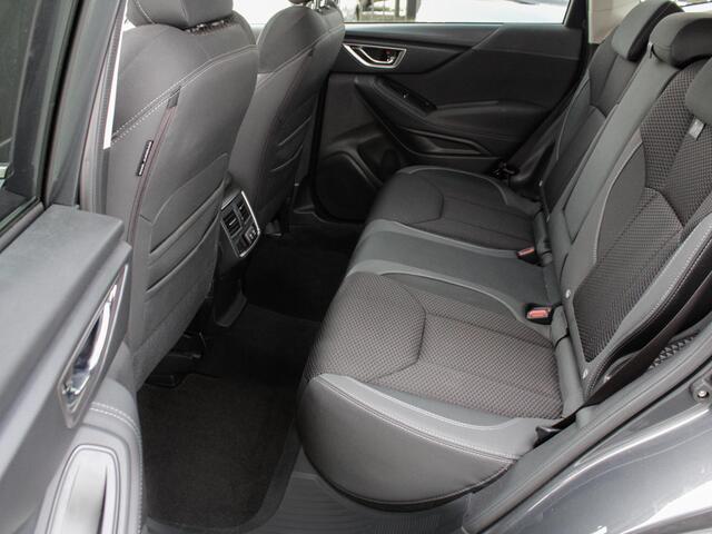 Subaru FORESTER 2.0i e-BOXER Luxury Navi Carplay-Android Auto | Trekhaak | Parkeersensoren | EyeSight