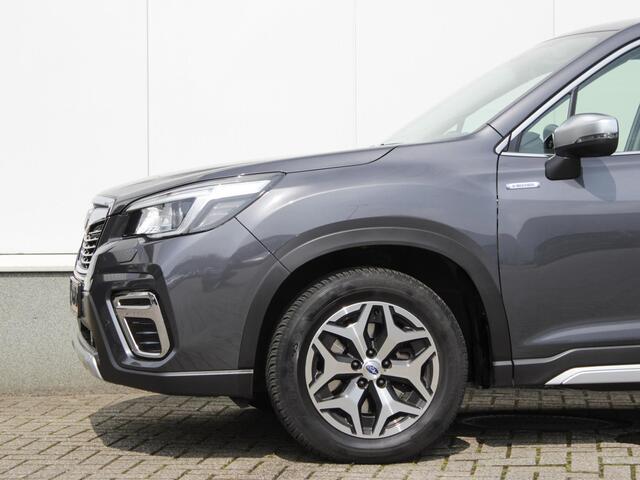 Subaru FORESTER 2.0i e-BOXER Luxury Navi Carplay-Android Auto | Trekhaak | Parkeersensoren | EyeSight