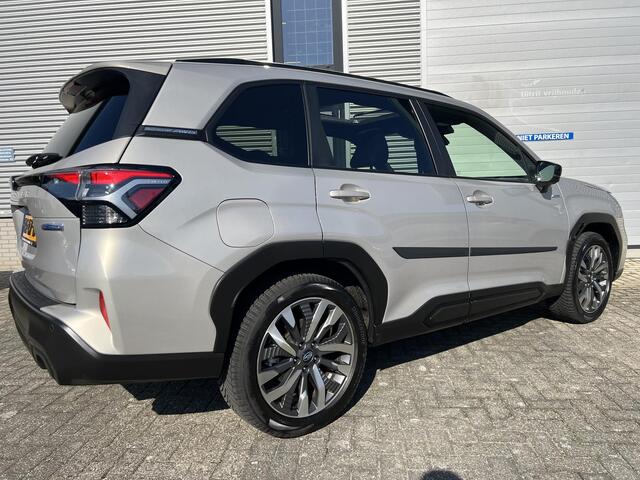 Subaru FORESTER 2.0i e-BOXER Premium Automaat | Lage KM-Stand | All Season Banden | Apple Carplay & Android Auto | Elek. Schuif/Kantel Dak | Achterbankverwarming | Climate Control | Stuurverwarming