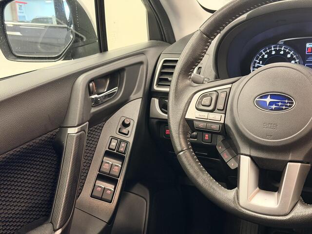 Subaru FORESTER 2.0 Luxury | Panorama dak | Trekhaak | Unieke km-stand! |