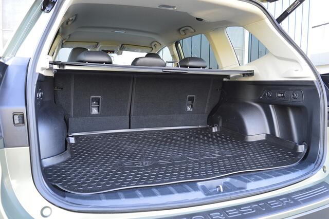 Subaru FORESTER 2.0i e-BOXER First Edition Rijklaarprijs-Garantie Leder Trekhaak Navigatie Camera Airco