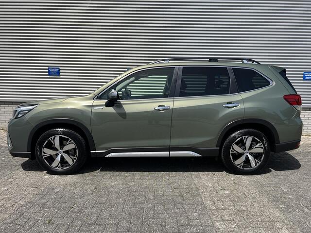 Subaru FORESTER 2.0i e-BOXER First Edition Automaat | Lage Kilometerstand | Apple Carplay & Android Auto | All Season Banden | Lederen interieur | Elek. Schuif/Kantel Dak