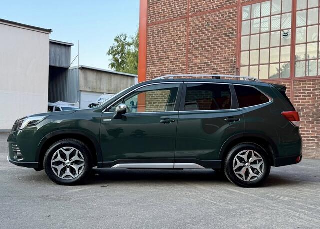 Subaru FORESTER 2.0i e-BOXER Comfort Trekhaak / Camera / Stoel stuur verwarming.