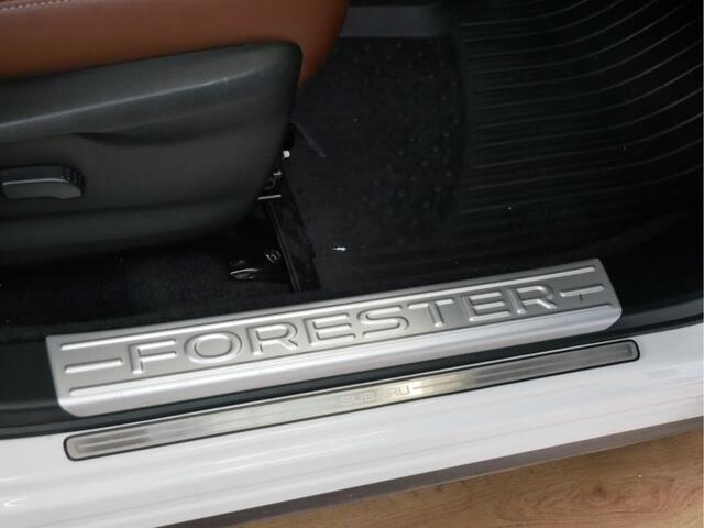 Subaru FORESTER 2.0i e-BOXER First Edition