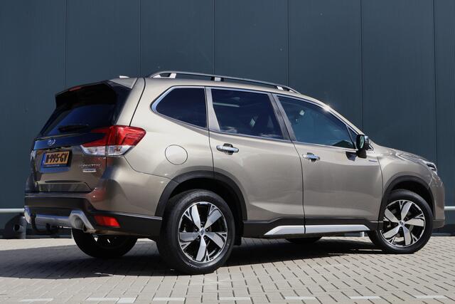 Subaru FORESTER 2.0i e-BOXER Premium 4WD | Trekhaak | Leer | Panoramadak | Adapt. Cruise | Camera | Sideview | Stoelverwarming voor + achter | Apple Carplay / Android Auto