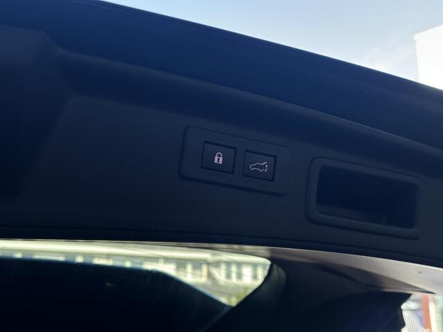 Subaru FORESTER 2.0i e-BOXER Comfort Automaat/Trekhaak/Parkeerhulp/Navi/Camera