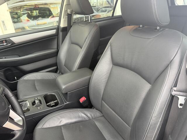 Subaru OUTBACK 2.5i Premium Leder Navi Eyesight