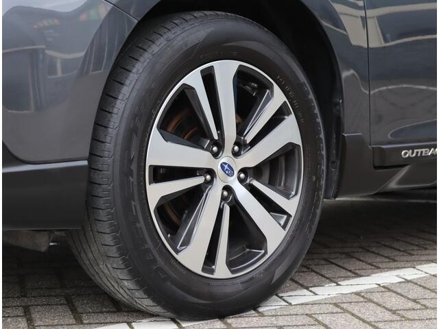 Subaru OUTBACK 2.5i Premium | Schuifdak | Trekhaak | Winterbandenset | H&K