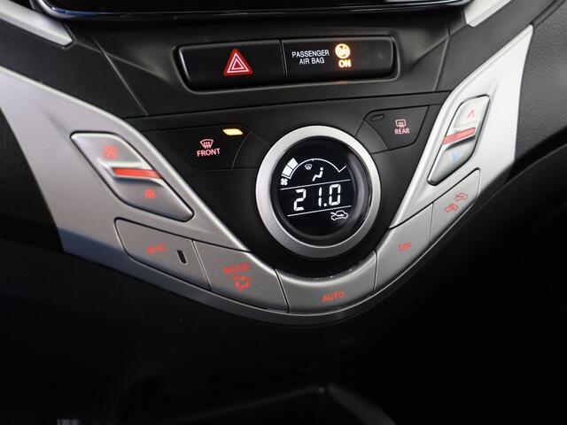Suzuki BALENO 1.2 Smart Hybrid High Executive | Dealer onderhouden | Climate Control | Cruise Control | Navigatie | Keyless Entry/Start | Achteruitrijcamera | Stoelverwarming |