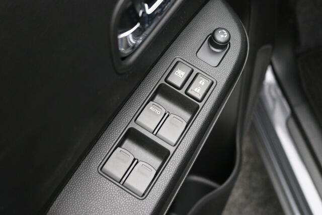 Suzuki IGNIS 1.2 Smart Hybrid Style AUTOMAAT / Trekhaak / 1000KG Trekgewicht / Navigatie / Achteruitrijcamera / LMV / 1ste Eigenaar / Dealer onderhouden / Apple CarPlay & Android Auto /