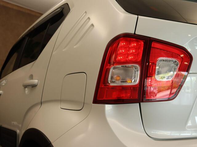 Suzuki IGNIS 1.2 Smart Hybrid Select - ORIGINEEL NEDERLANDSE AUTO - NAVIGATIE - VOORSTOELEN VERWARMD - CAMERA - BLUETOOTH - MOGELIJKHEID TOT HANDMATIG SCHAKELEN - ACHTERSPOILER - AIRCO - 4 SEIZOENENBANDEN - APPLE CARPLAY/ ANDROID AUTO