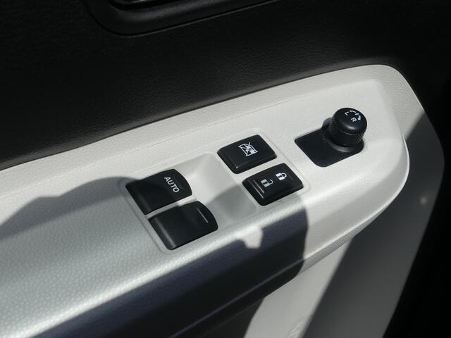 Suzuki IGNIS 1.2 Select Camera, Achterspoiler, Sidesteps, Stootlijsten.