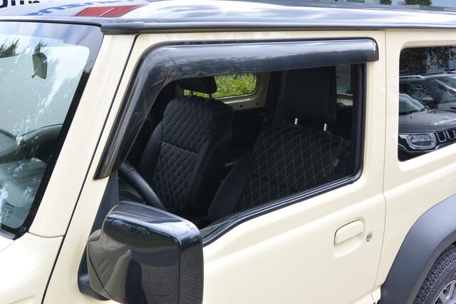 Suzuki JIMNY 1.5 Stijl AllGrip (4x4) Pushbar/Navigatie/Trekhaak/Leder