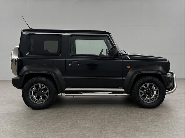 Suzuki JIMNY 1.5 Allgrip 4x4 Airco Bullbar Lier Trekhaak Camera Cruise Navi LED Sidebars 4 Persoons 15"LMV