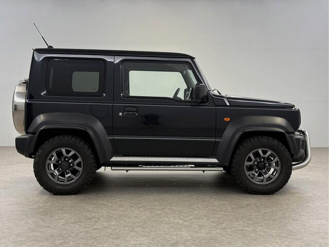 Suzuki JIMNY 1.5 Allgrip 4x4 Airco Bullbar Lier Trekhaak Camera Cruise Navi LED Sidebars 4 Persoons 15"LMV