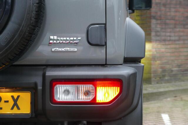 Suzuki JIMNY 1.5 Stijl | ALLGRIP | 4 PERSOONS | TREKHAAK | CRUISE CONTROL | NAVIGATIE |