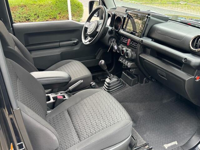Suzuki JIMNY 1.5 Stijl AllGrip (4x4) 4-persoons Navigatie/Dakrek/Cruise control