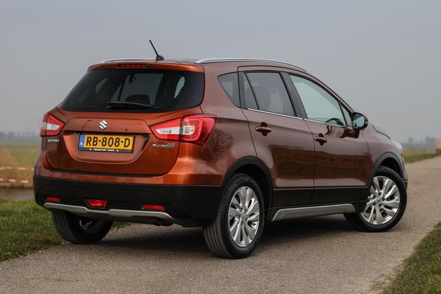 Suzuki S-Cross 1.4 Boosterjet 140 PK Exclusive ? LED ? Carplay ? Camera
