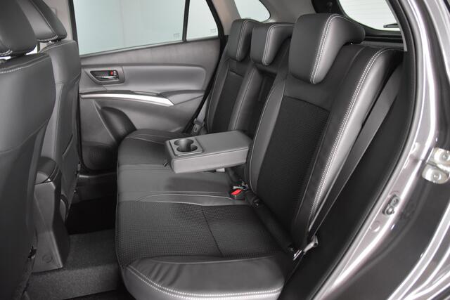 Suzuki S-Cross 1.5 Hybrid Style - Automaat | S/K-Panodak | Adapt. Cruise | Stoelverwarming | 360 Camera | PDC | NAV +App. Connect | Auto. Airco | LM 17"|