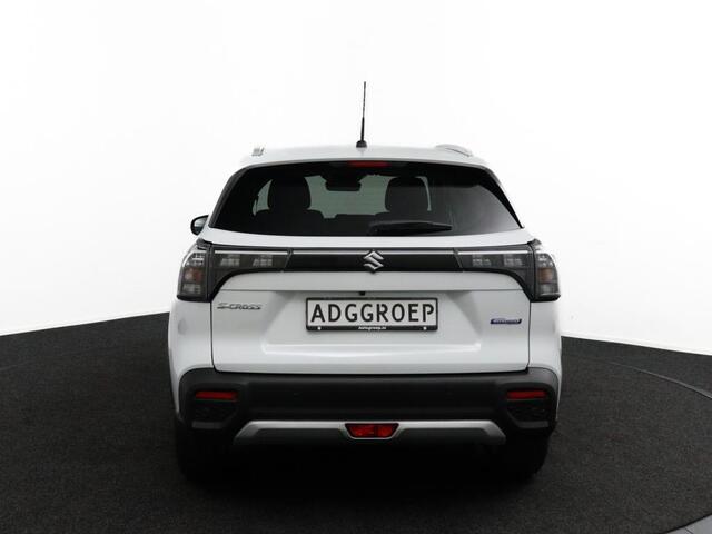 Suzuki S-Cross 1.4 Boosterjet Select Smart Hybrid | Nieuwe Auto | Parelmoer Wit | Navigatie | Keyless Entry | Parkeersensoren Rondom | Stoelverwarming | Dodehoek Detectie |
