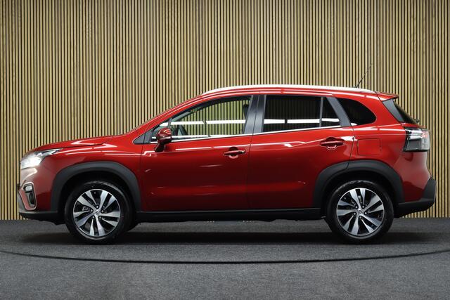 Suzuki S-Cross 1.5 Hybrid Automaat Style | ¤ 3.100,- Demo voordeel! | Adaptive-cruise | Panoramadak | 360 Camera | Parkeerhulp | Leder | Navigatie | Dodehoekdetectie