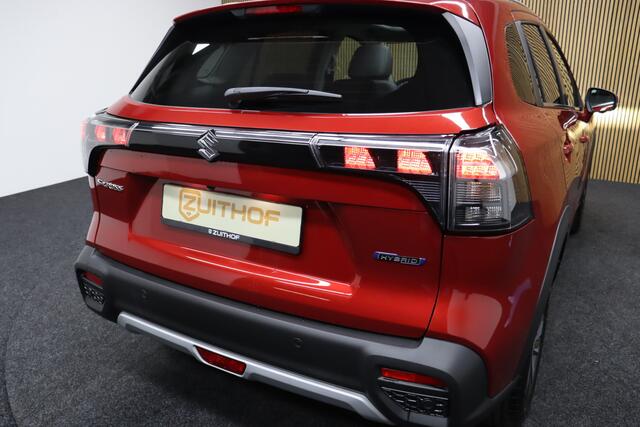 Suzuki S-Cross 1.5 Hybrid Automaat Style | ¤ 3.100,- Demo voordeel! | Adaptive-cruise | Panoramadak | 360 Camera | Parkeerhulp | Leder | Navigatie | Dodehoekdetectie