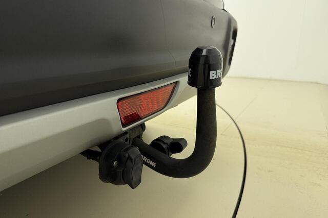 Suzuki S-Cross 1.4 Boosterjet Style Smart Hybrid | Panoramisch schuif/kanteldak | Trekhaak | Navigatie | Elektrisch inklapbare spiegels | Climate control | Stoelverwarming | Weinig kilometers