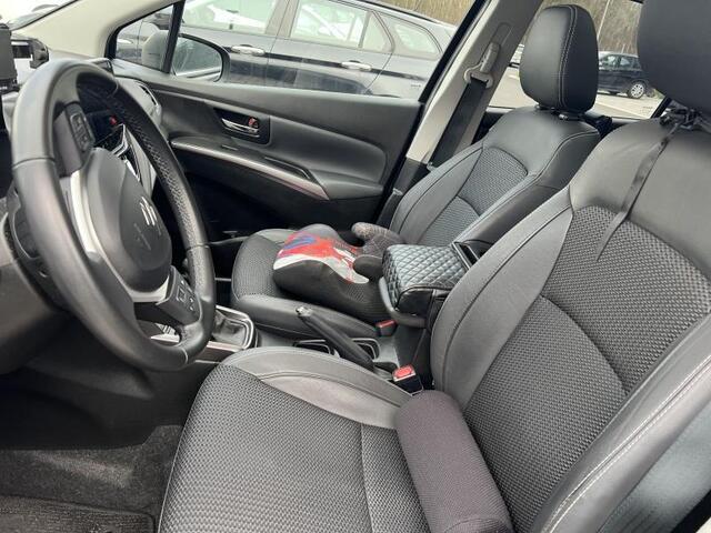 Suzuki S-Cross 1.4 BOOSTERJET STYLE SMART HYBRID 360 Camera | Dodehoeksensoren | Adaptive Cruise