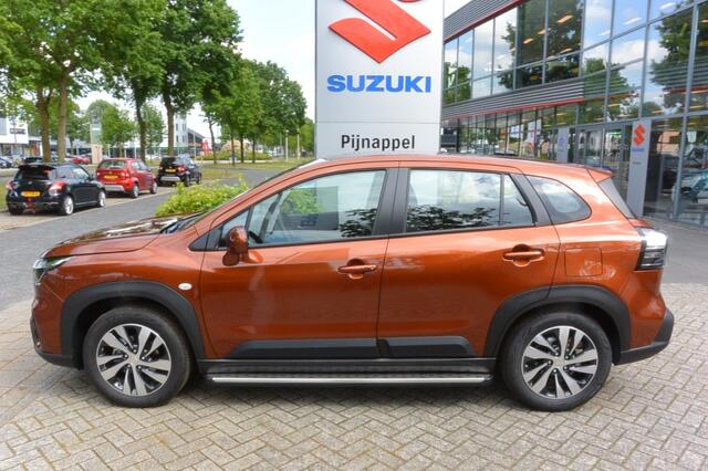 Suzuki S-Cross 1.4 Turbo Boosterjet met Treeplankset verlicht / Trekhaak / Navigatie