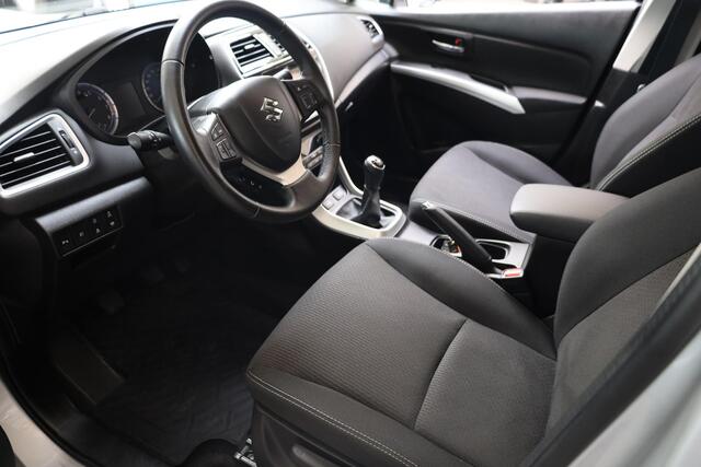 Suzuki S-Cross 1.0 Boosterjet Exclusive TREKHAAK-AFN STOELVERW. CARPLAY CAMERA ADAPTIVE-CRUISE NAVI CRUISE CLIMA 2XPDC 17''LMV DEALERONDH.