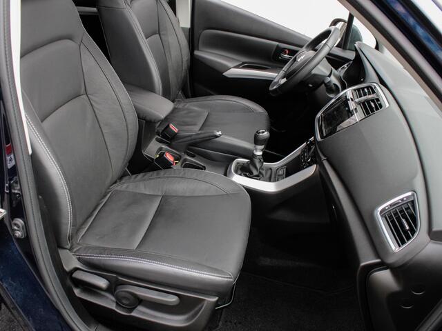 Suzuki S-Cross 1.4 Boosterjet Style Smart Hybrid | Navi | Cruise | Schuifdak | Camera | Lm-Velgen | Trekhaak