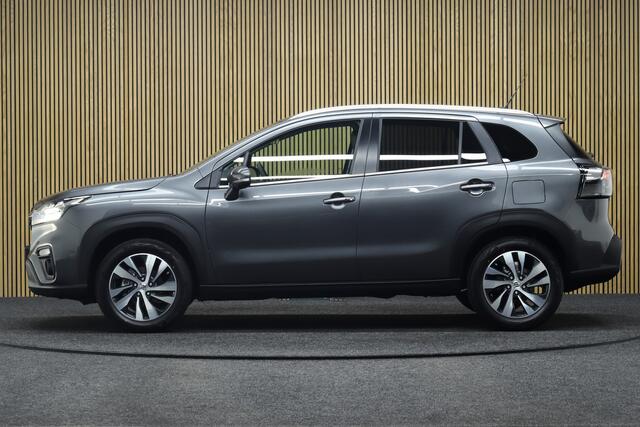 Suzuki S-Cross 1.4 Boosterjet Automaat Style Hybrid | ¤ 3.700,- Demo Voordeel! | Adaptive-cruise | 360° Camera | Clima | Parkeerhulp | Navigatie | Apple Carplay & Android Auto | Keyless | Dodehoekdetectie