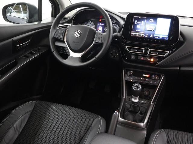 Suzuki S-Cross 1.4 Boosterjet Style Smart Hybrid | Navigatie | Cruise Control Adaptief | 360° Camera | LED | DAB | Climate Control | Stoelverwarming | Rijhulpsysteem | Apple Carplay/Android Auto | Keyless Entry/Go |