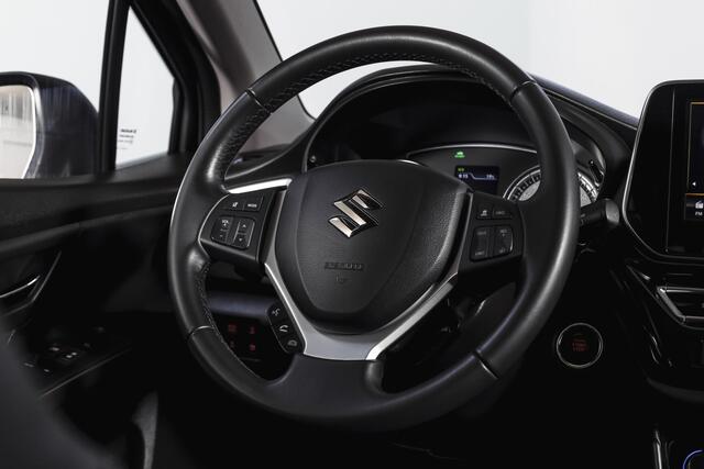Suzuki S-Cross 1.5 Hybrid Style Orig. NL | S/K-Panodak | Adapt. Cruise | Stoelverw. | 360 Camera | PDC | NAV+App. Connect | Afn. Trekhaak | ECC | LM 17" |